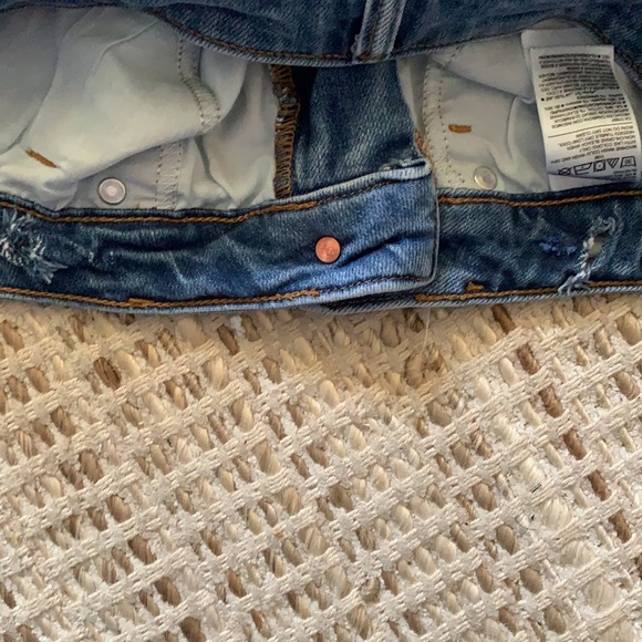 High rise women’s Old Navy jeans (0) - Picture 6 of 6